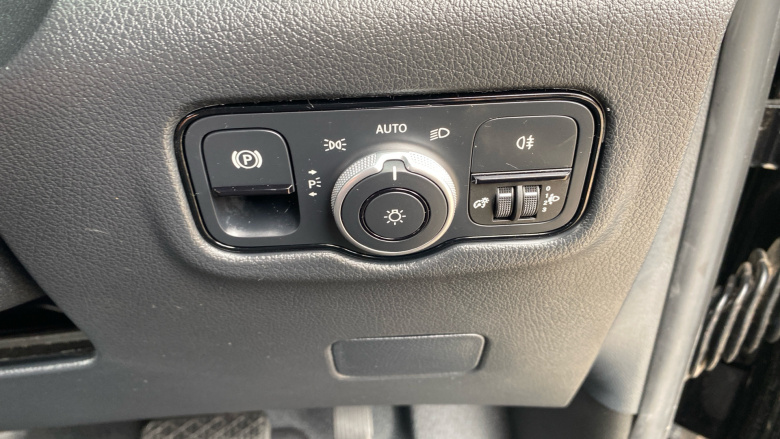 Mercedes-Benz Vito Tourer L3 Diesel Rwd 114 CDI Pro 9-Seater 9G-Tronic